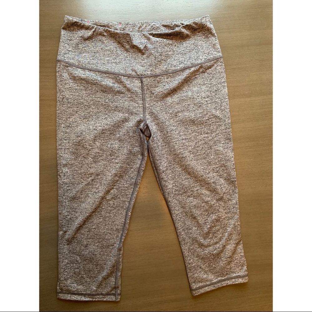 Victoria’s Secret Cropped Legging - size medium